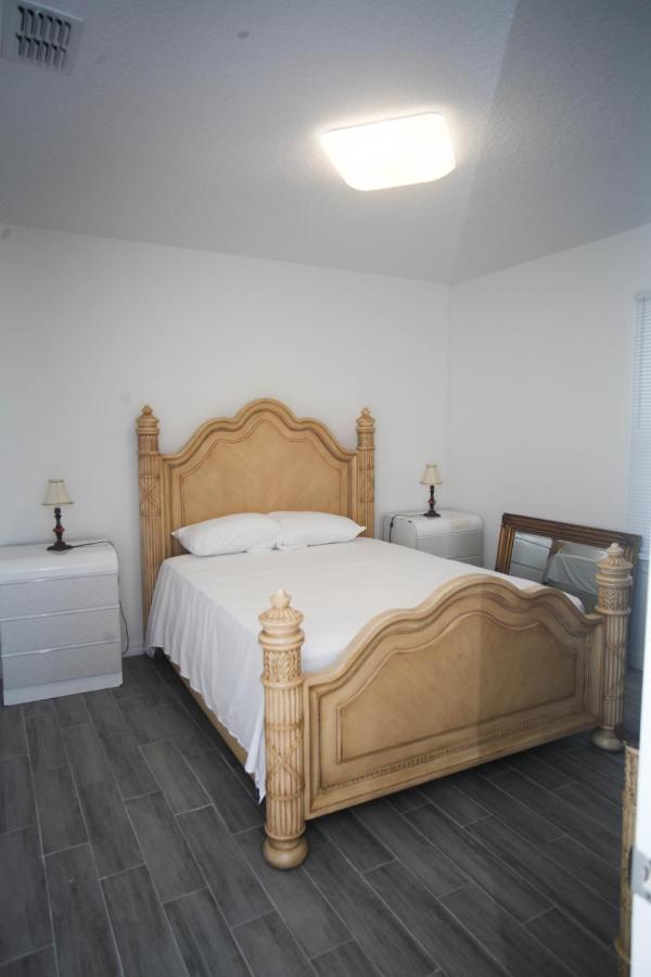 Guest house A Beautiful Queen Bedroom *