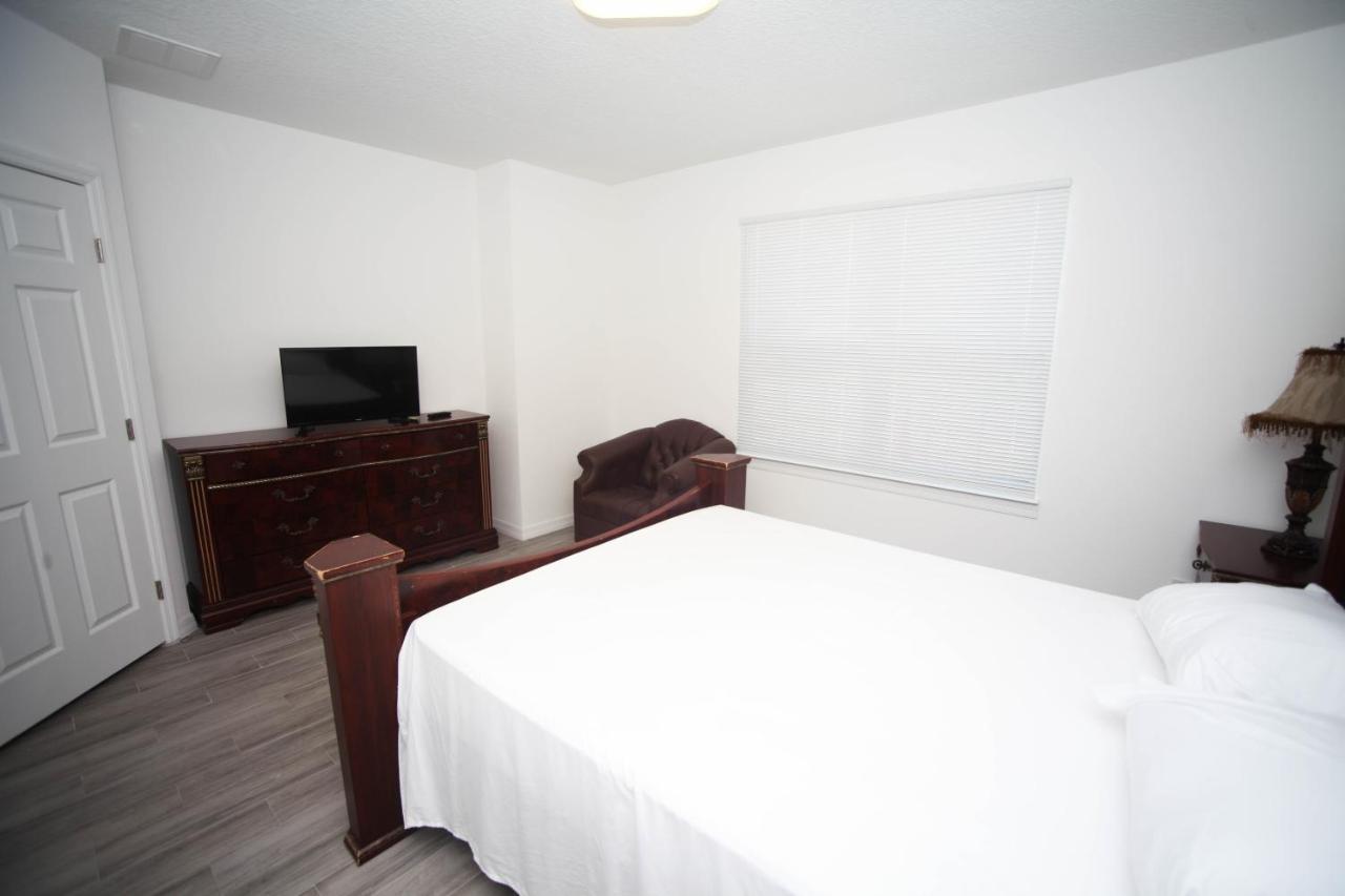 Guest house A Beautiful Queen Bedroom *