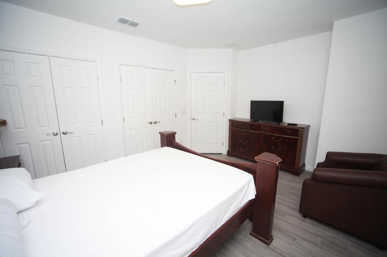 Guest house A Beautiful Queen Bedroom Orlando