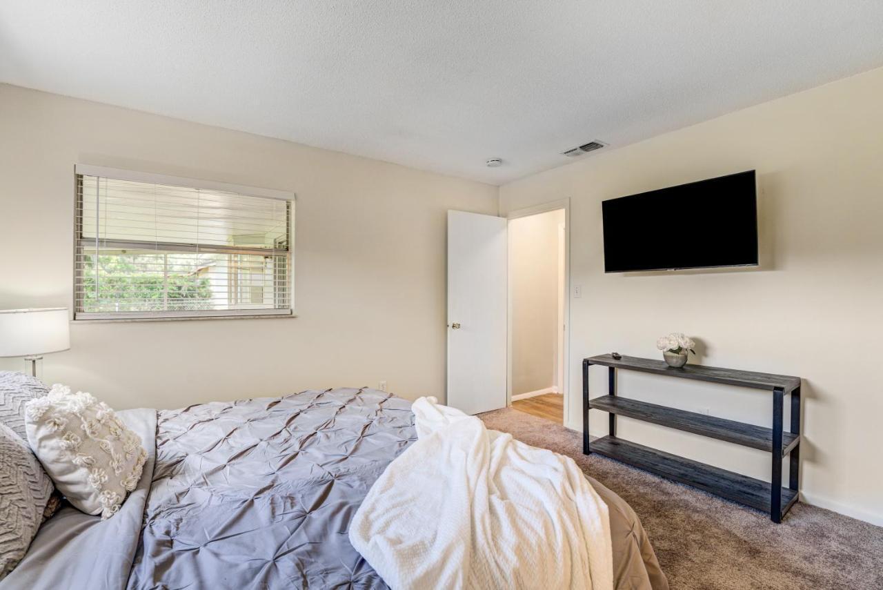 Quiet Location Duplex House - Minutes Away From Everything - Winter Park, Florida Apartment Orlando