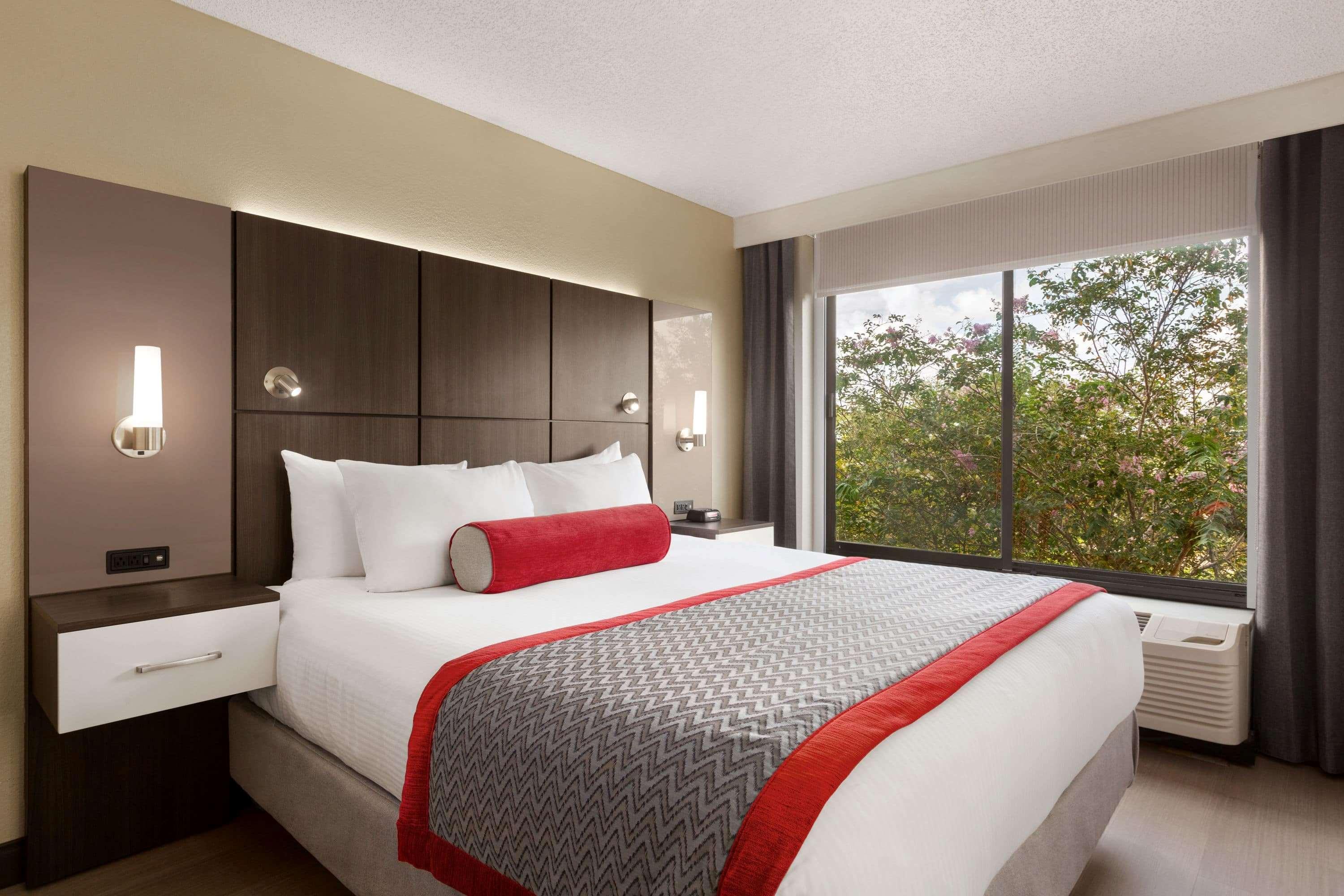Ramada By Wyndham Airport- Free Airport Shuttle 3* Orlando