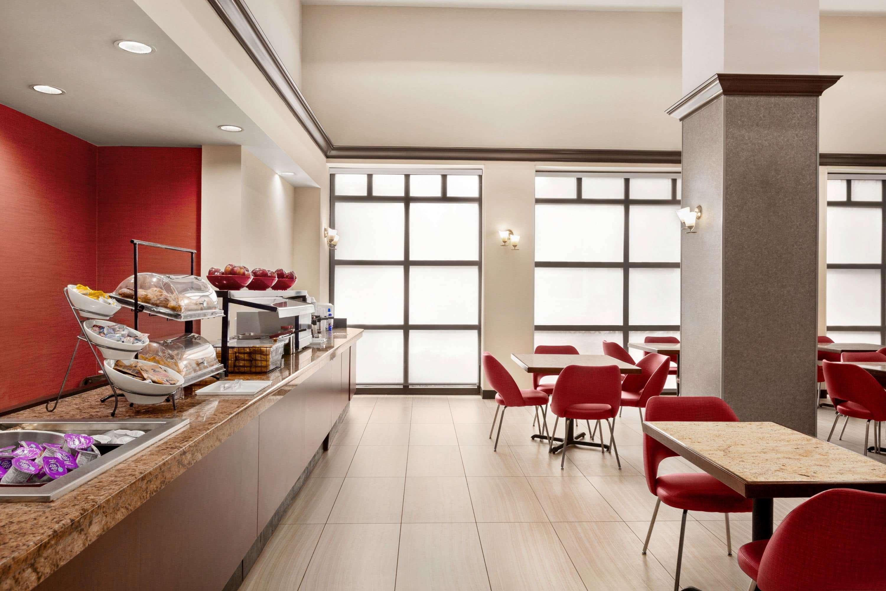 Ramada By Wyndham Airport- Free Airport Shuttle 3* Orlando