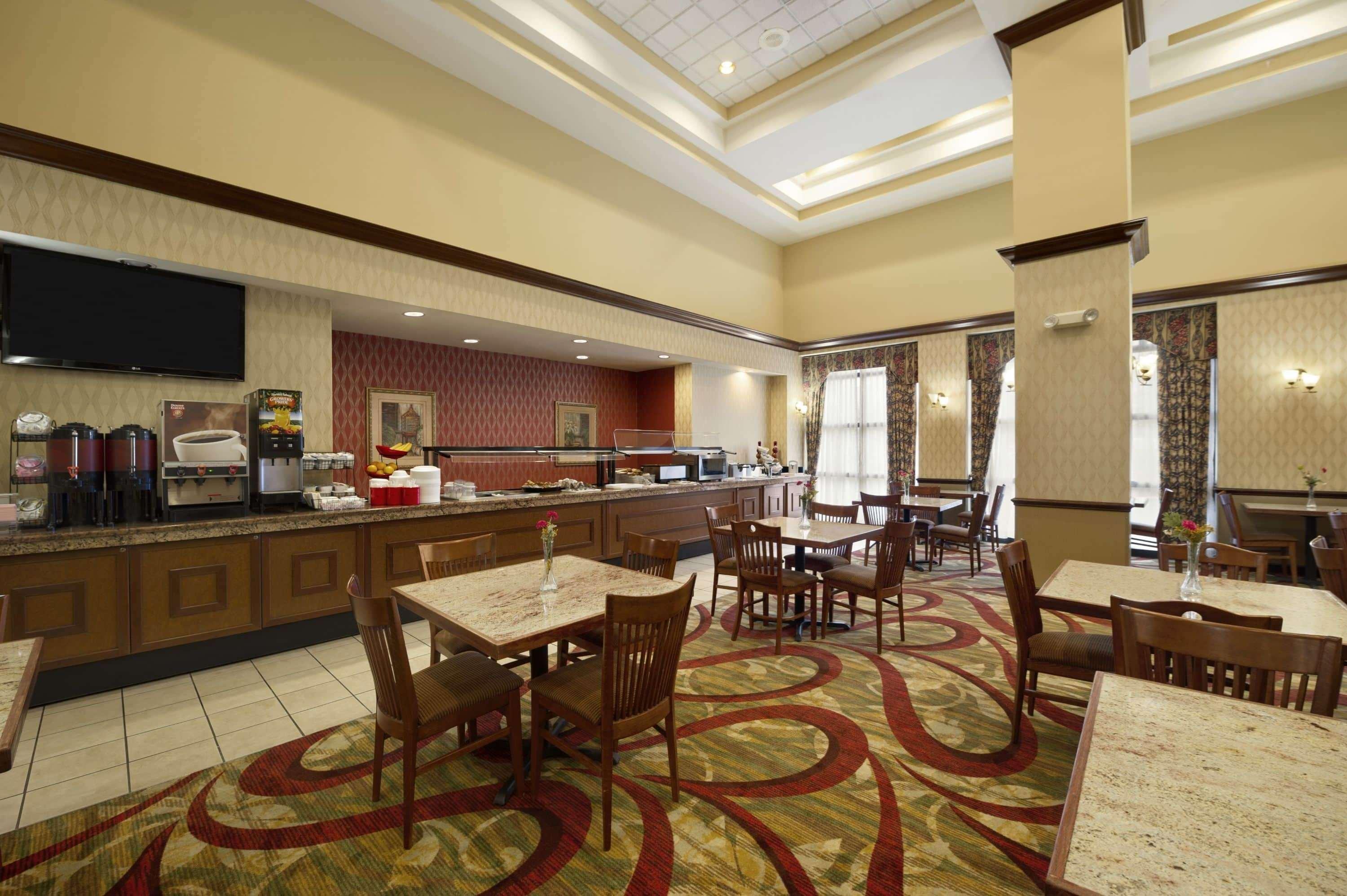 Ramada By Wyndham Airport- Free Airport Shuttle Hotel Orlando