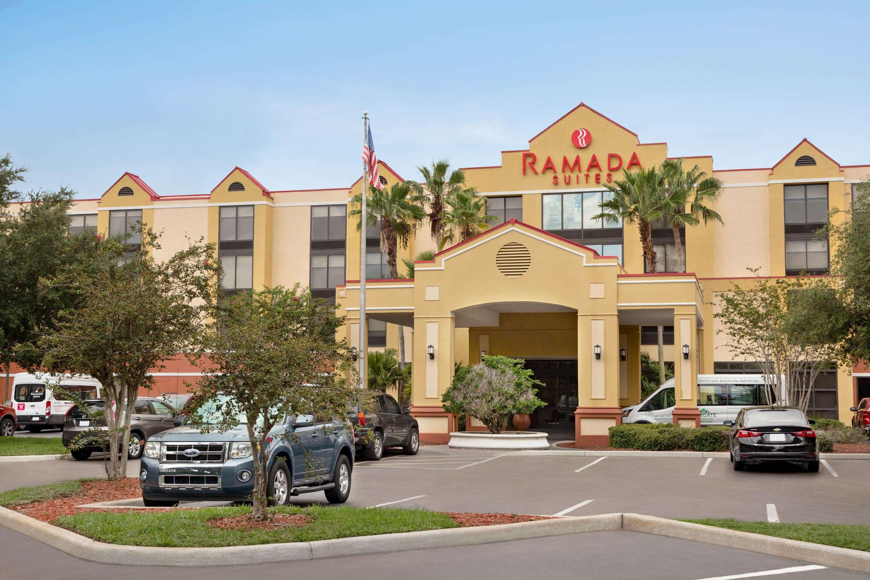 Hotel Ramada By Wyndham Airport- Free Airport Shuttle