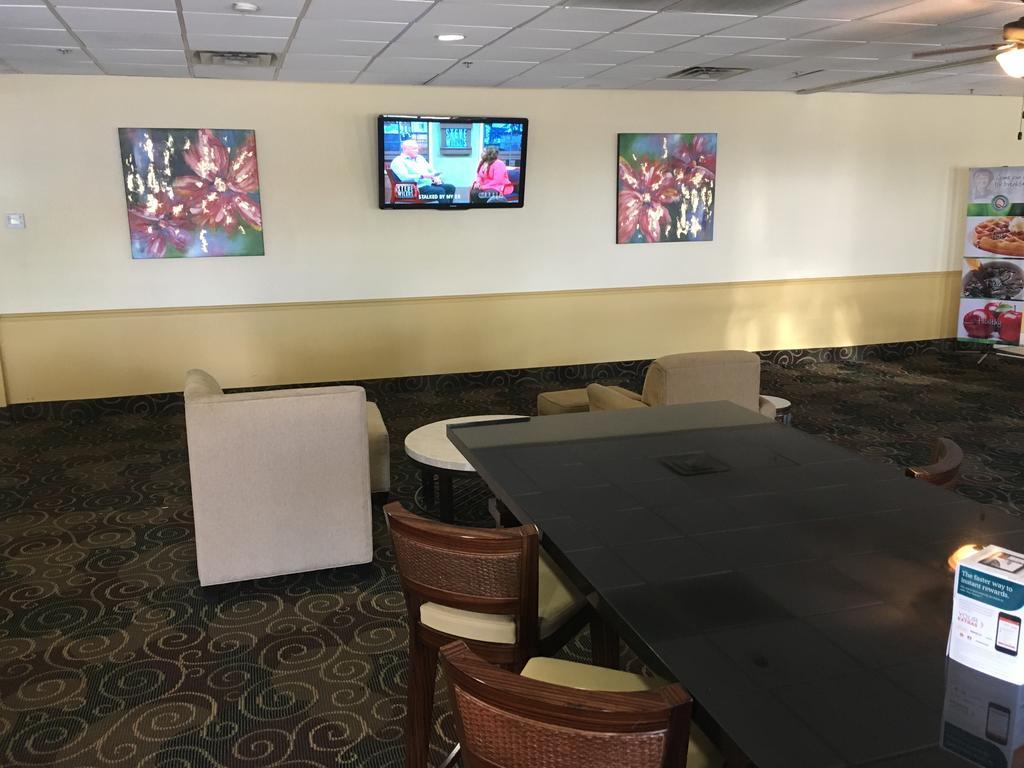 Hotel Quality & Winter Park Village Area