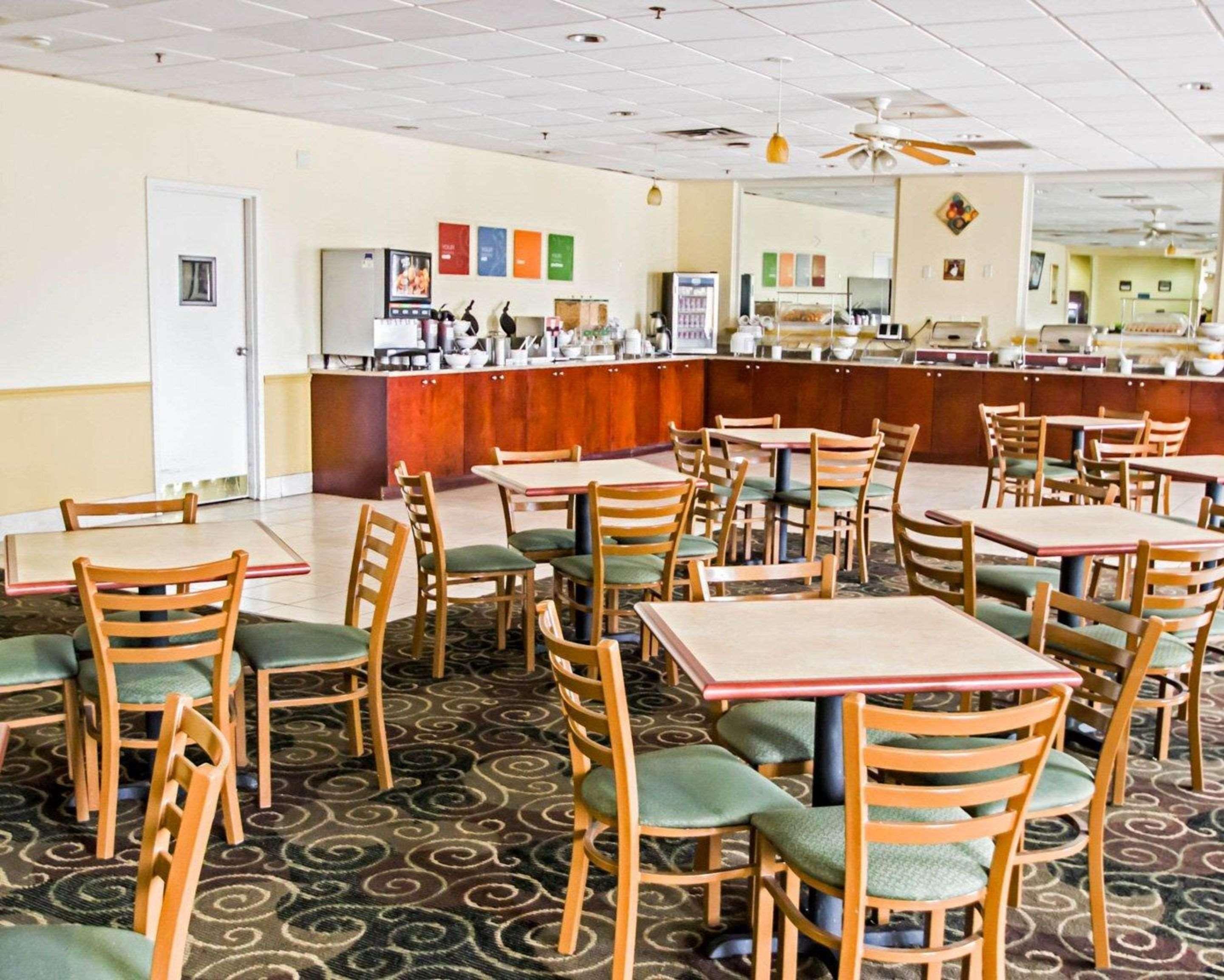 Hotel Quality & Winter Park Village Area Orlando