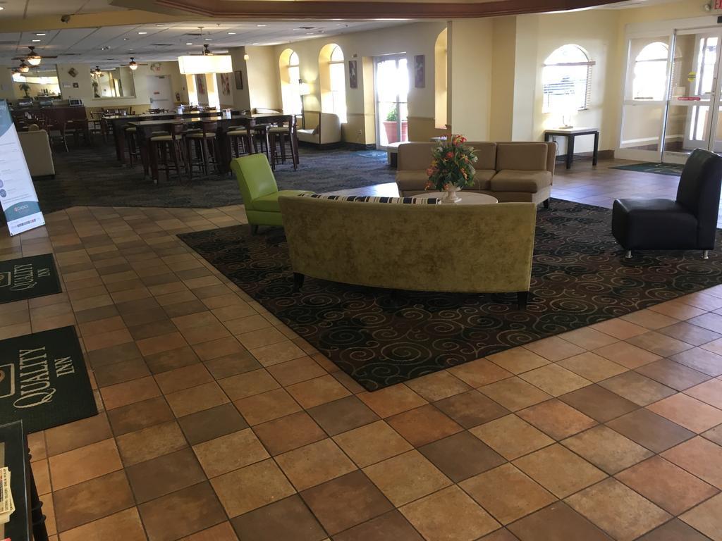 Quality & Winter Park Village Area Hotel 2*