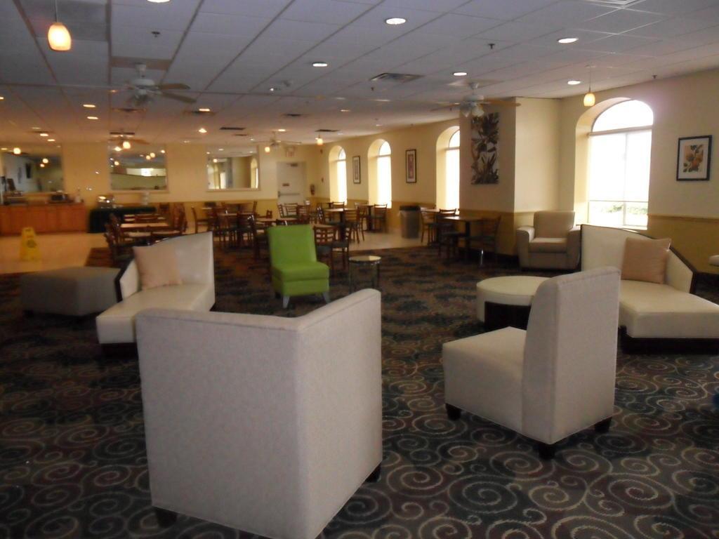 Hotel Quality & Winter Park Village Area 2*
