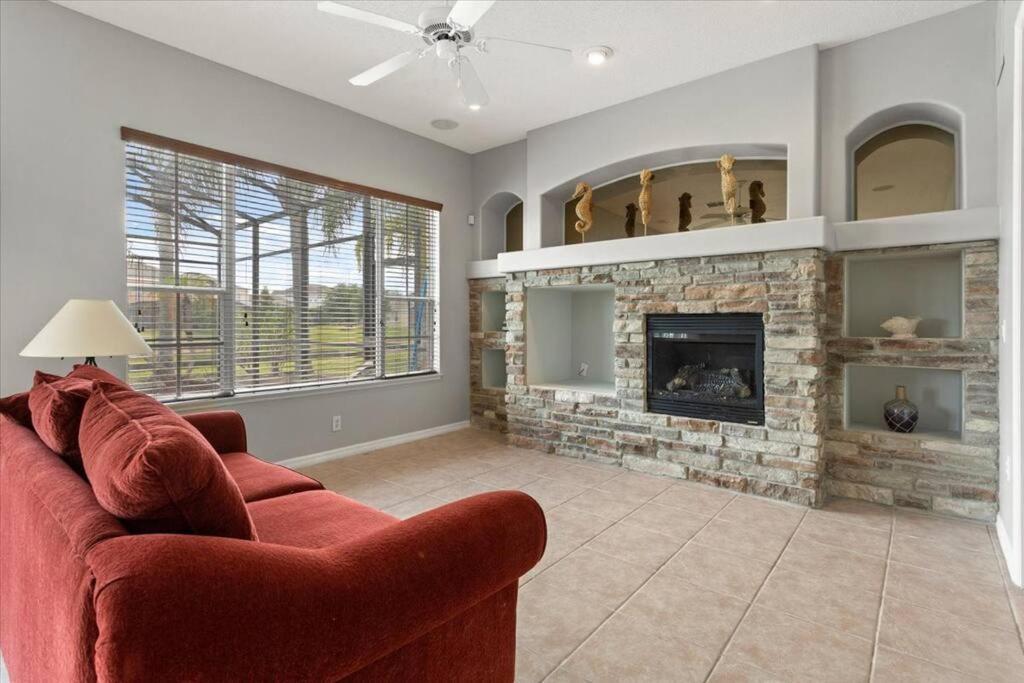 Holiday home Long Stays! Lakefront - Gated Pool *
