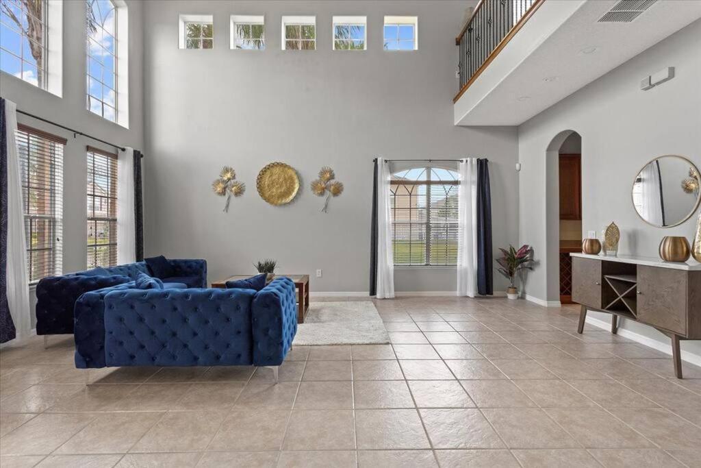 Long Stays! Lakefront - Gated Pool *