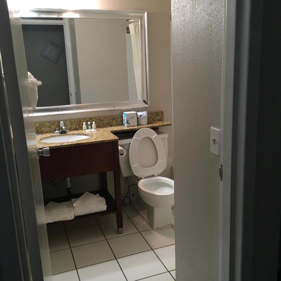 Hotel Quality & Winter Park Village Area