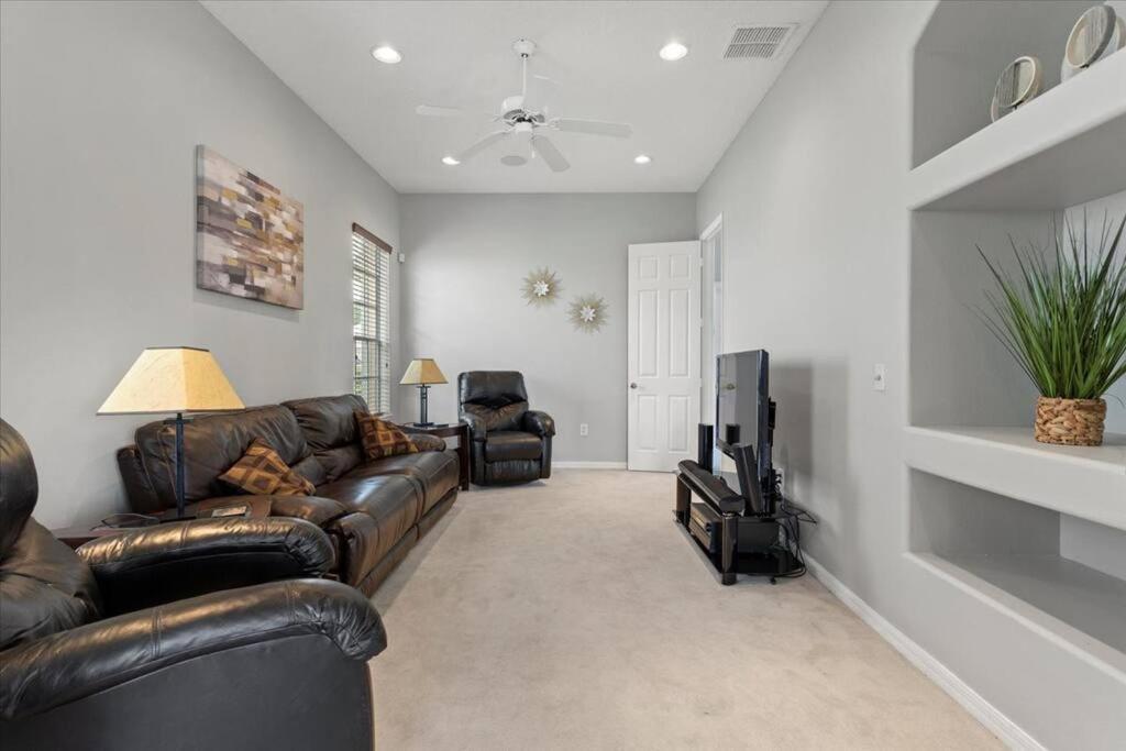 Long Stays! Lakefront - Gated Pool * Orlando