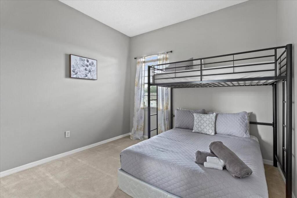 Long Stays! Lakefront - Gated Pool * Orlando