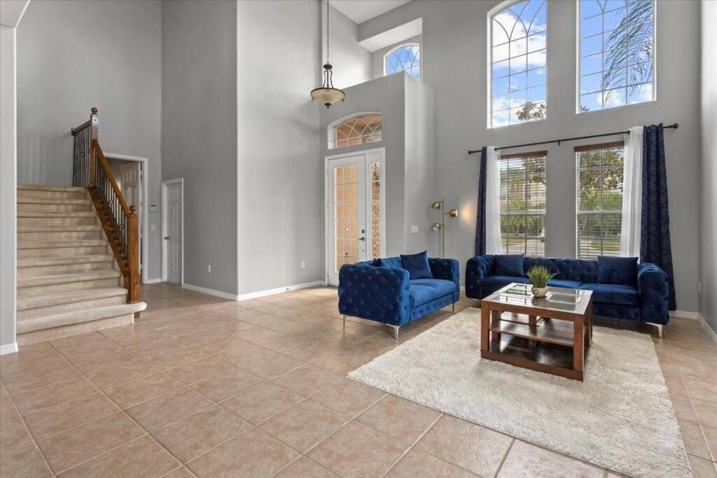 Long Stays! Lakefront - Gated Pool Holiday home Orlando