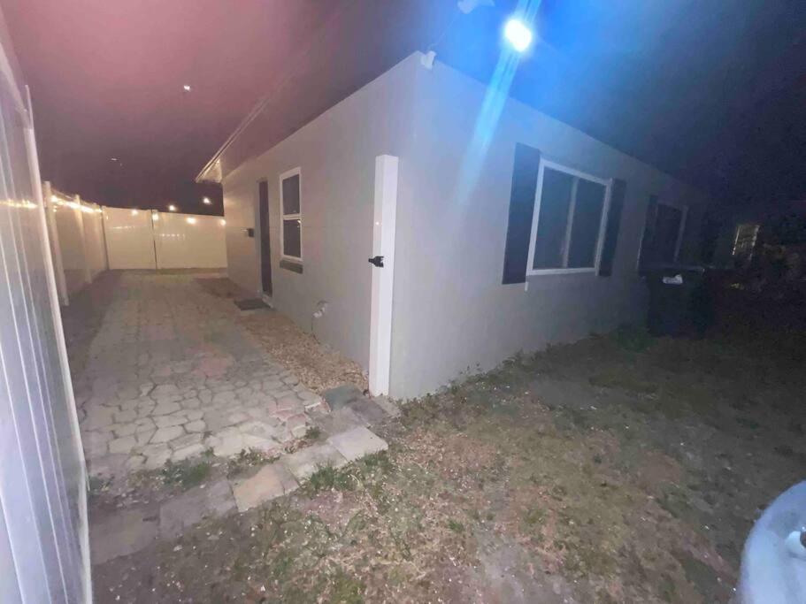 Casita, King Bd/sofa Bd/bth/kitch/netflix Disney+ Apartment *