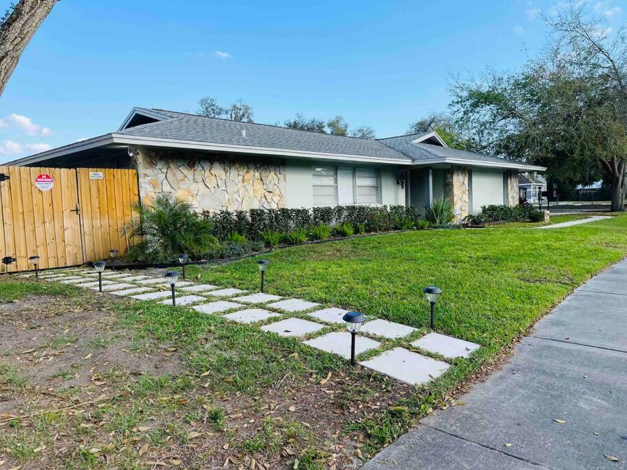 Entire Deluxe Studio In Near Disney Universal Studio Airpot And The Convention Center Apartment Orlando