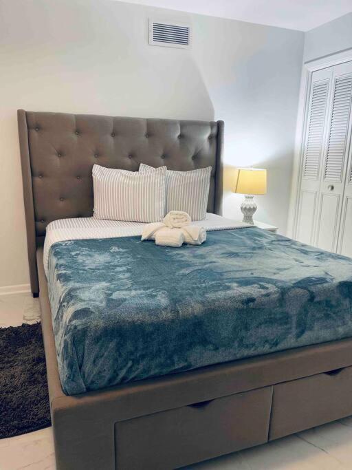 Entire Deluxe Studio In Near Disney Universal Studio Airpot And The Convention Center Apartment *