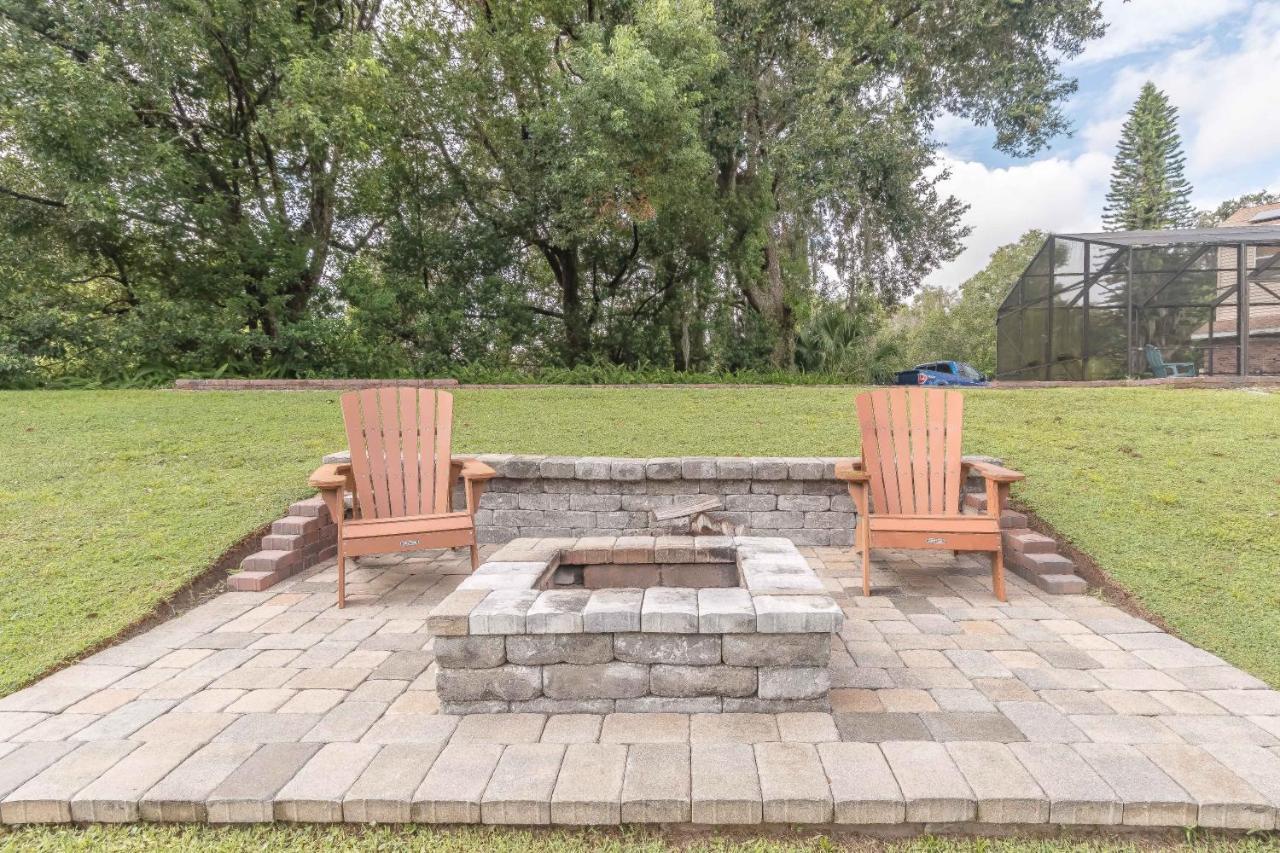 Lakefront 7 Bedroom Duplex, Pool, Boat, And Hottub Holiday home