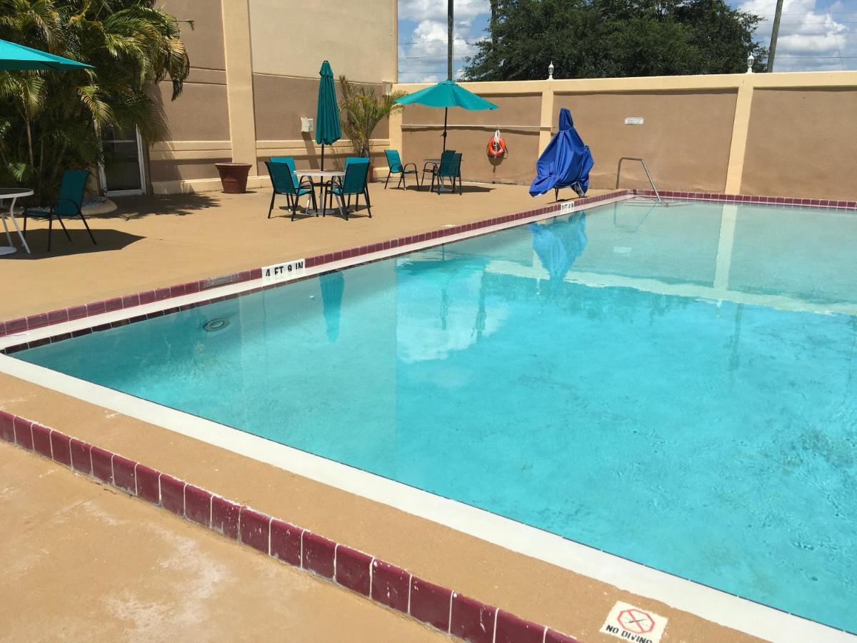 Hotel Quality & Winter Park Village Area 2*