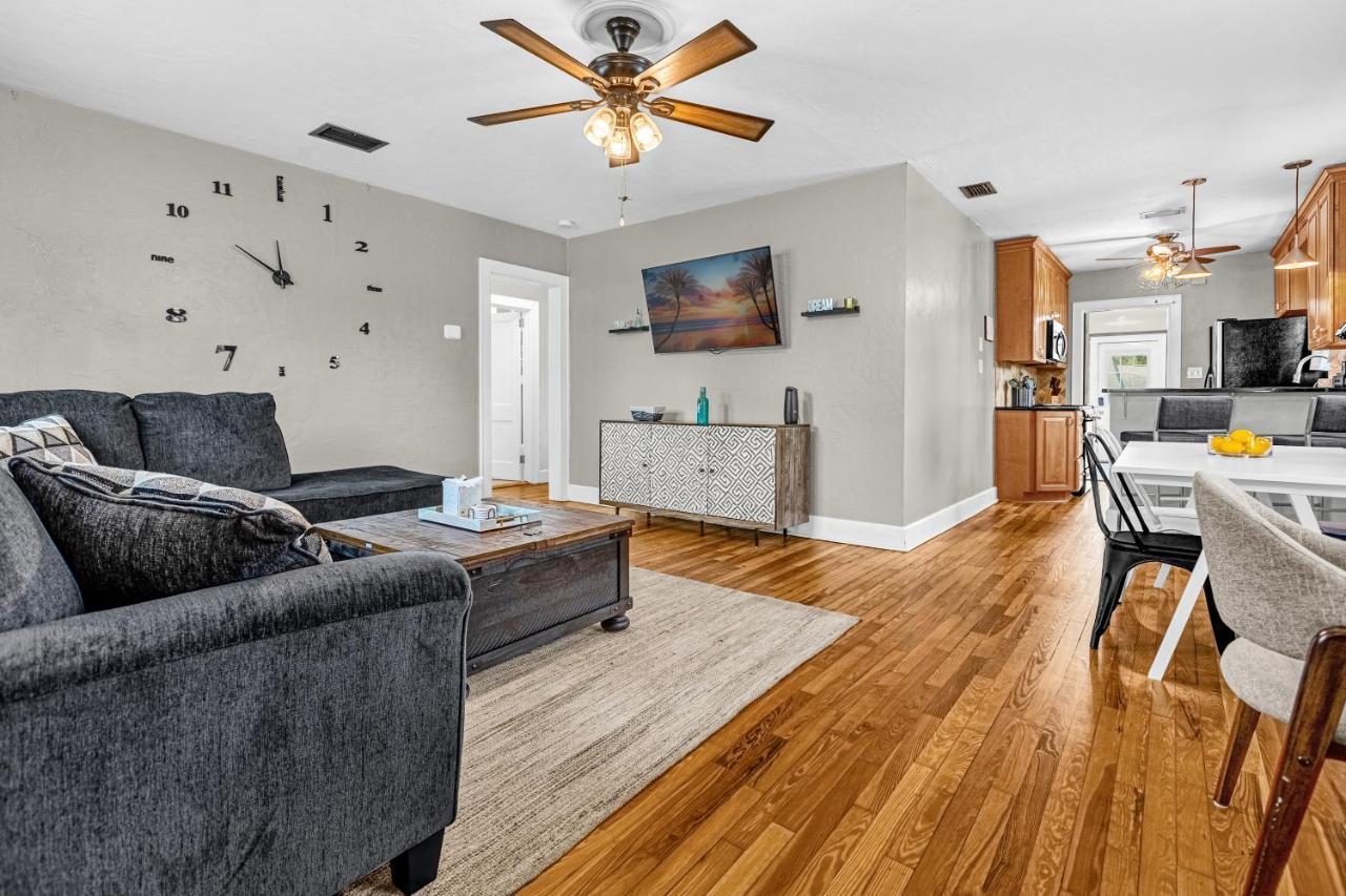 Oasis! Free Laundry & Parking Near Disney! Holiday home *