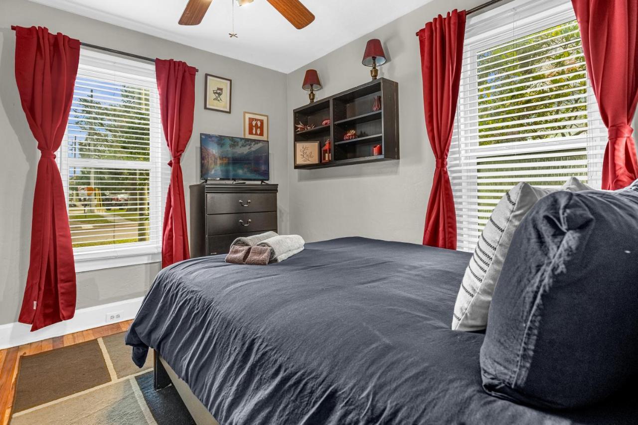 Oasis! Free Laundry & Parking Near Disney! Holiday home