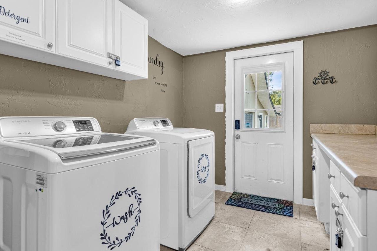 Oasis! Free Laundry & Parking Near Disney! Holiday home
