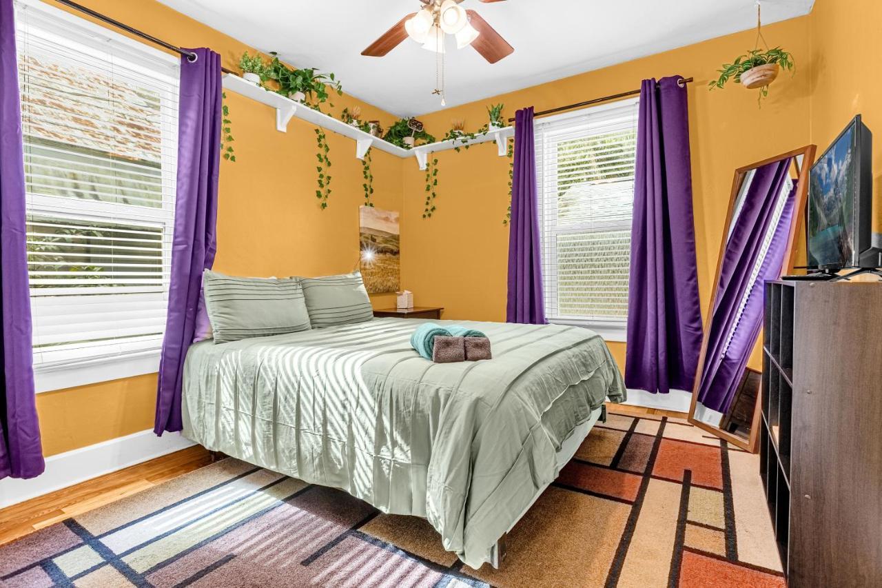 Holiday home Oasis! Free Laundry & Parking Near Disney! Orlando