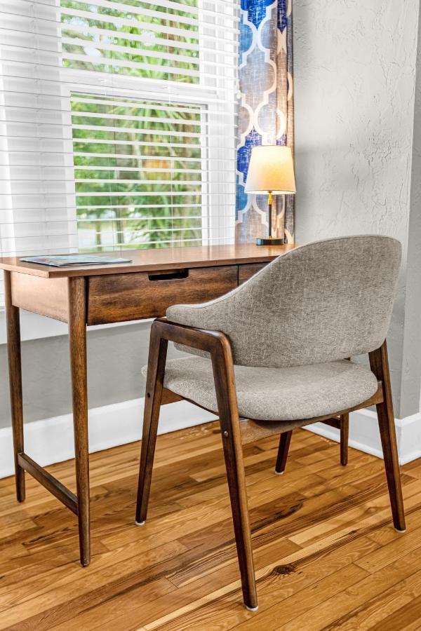 Holiday home Oasis! Free Laundry & Parking Near Disney! Orlando