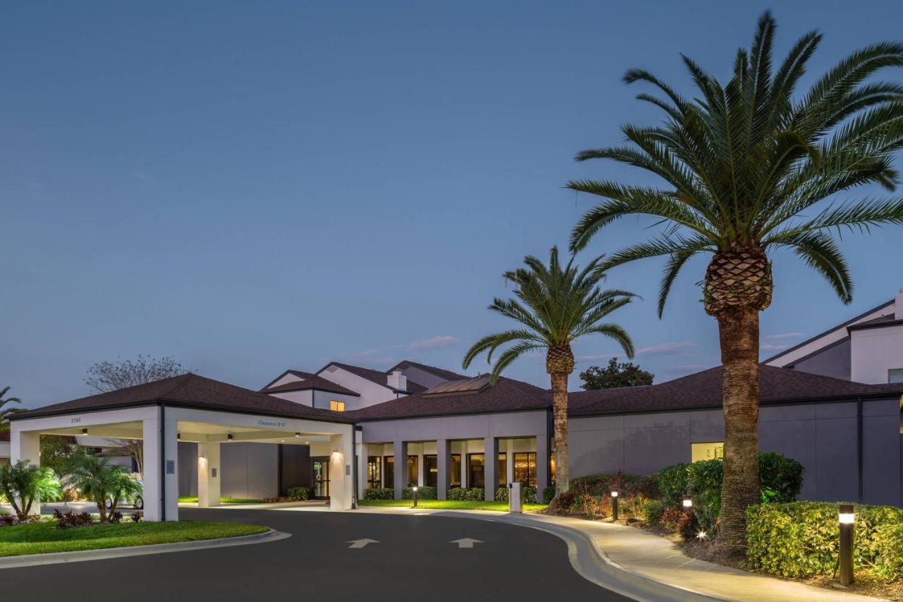Courtyard By Marriott Airport Hotel 3*