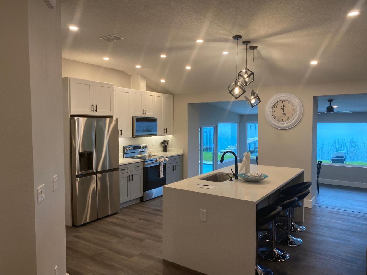 Clear Retreat: Private Pool, Lakefront Orlando