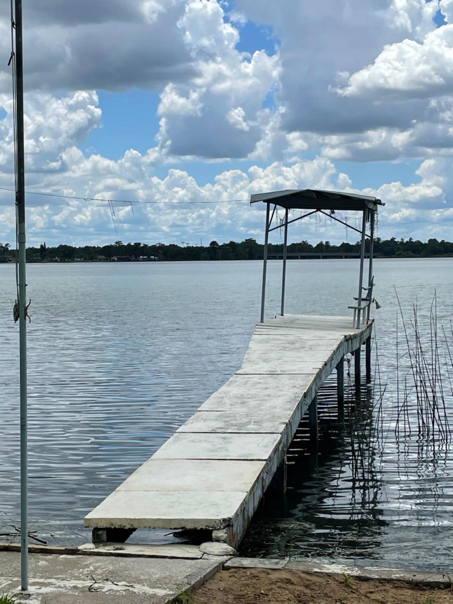 Holiday home Clear Retreat: Private Pool, Lakefront *