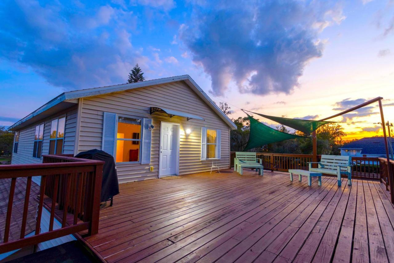 Lakefront 7 Bedroom Duplex, Pool, Boat, And Hottub *