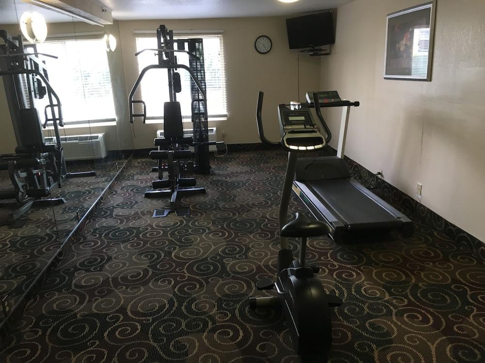 Hotel Quality & Winter Park Village Area