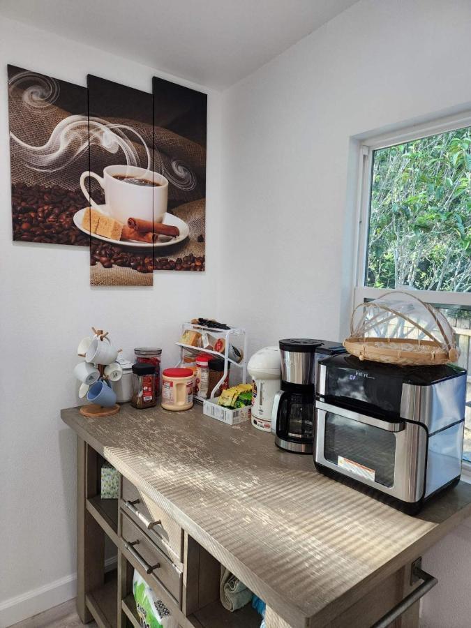 Spacious Bedroom With Private Workspace, Ensuite Bathroom - Room# 1 In Shared House No Pet