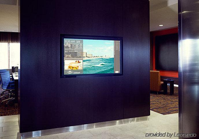 Hotel Courtyard By Marriott Airport 3*