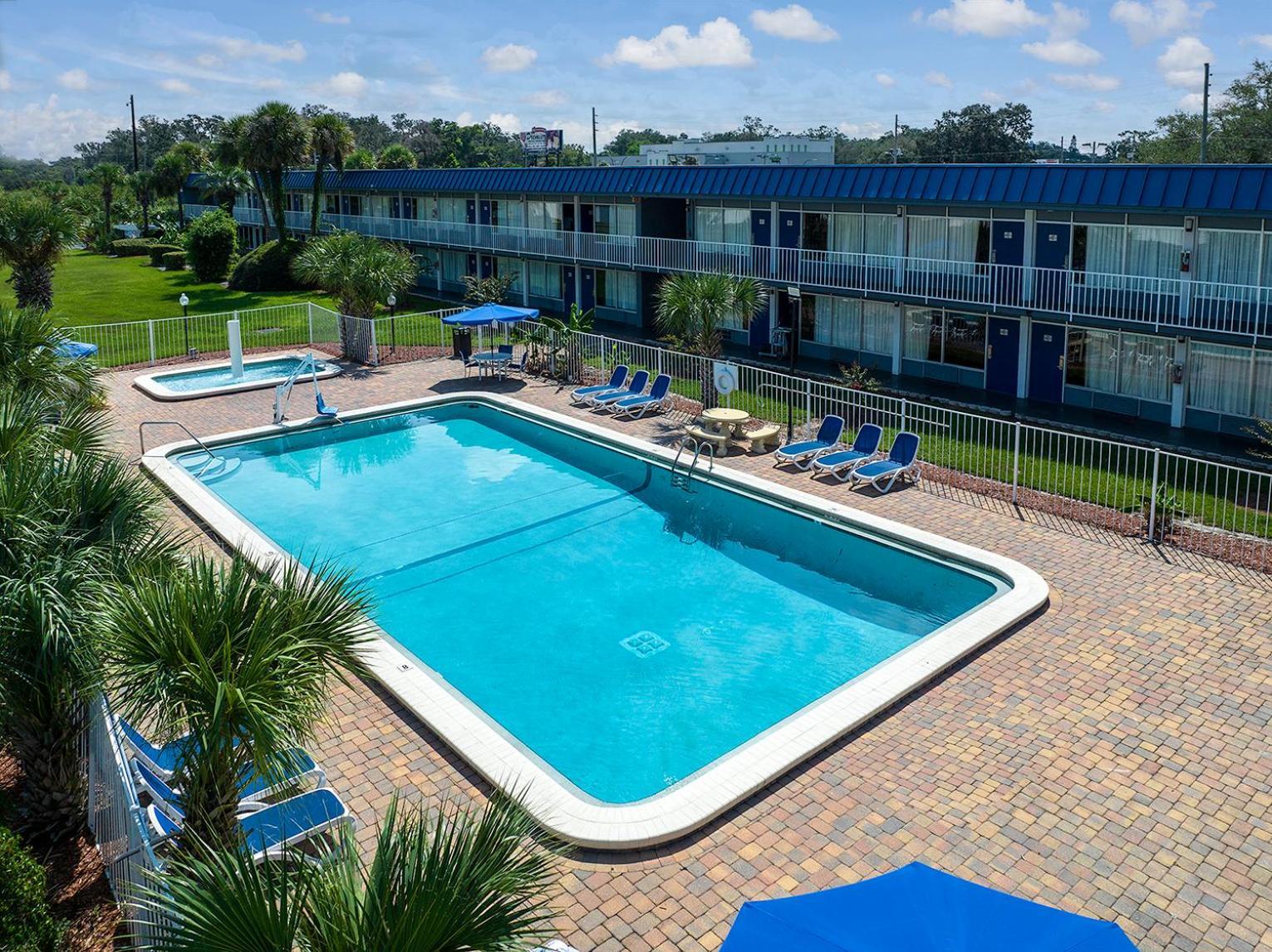 Days By Wyndham Downtown Hotel