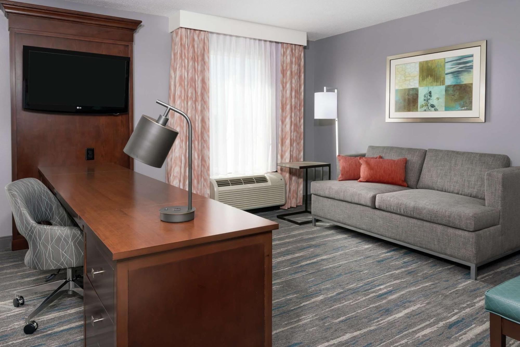 Hotel Hampton & Airport At Gateway Village Orlando