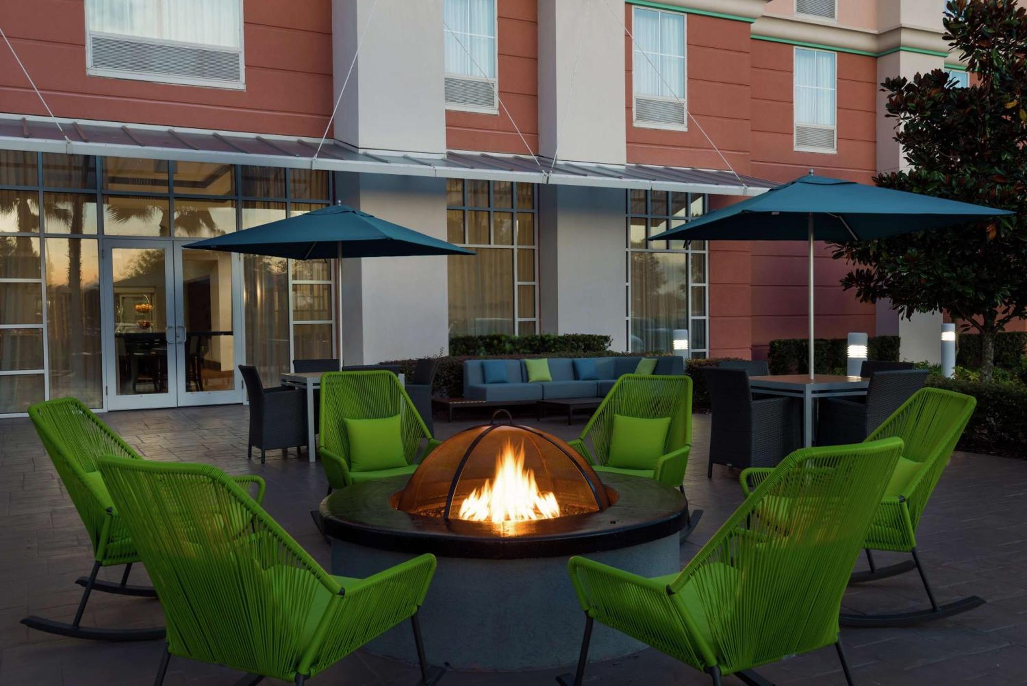 Hotel Hampton & Airport At Gateway Village