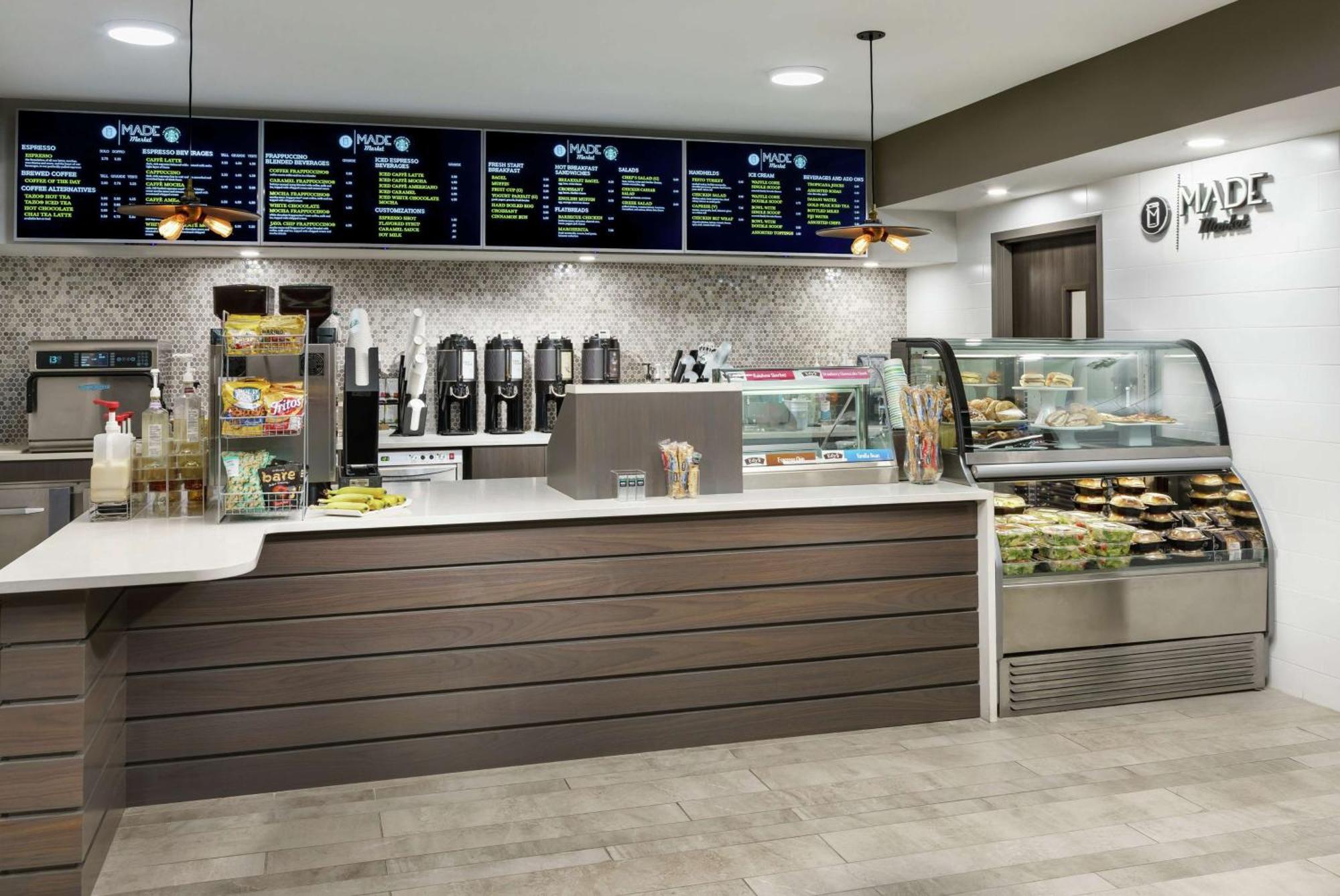 Doubletree By Hilton Airport Hotel