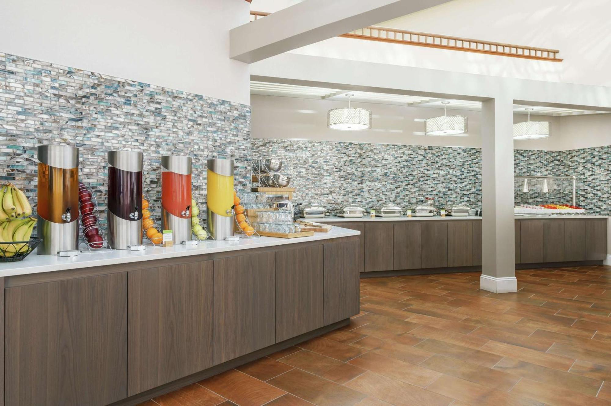 Hotel Doubletree By Hilton Airport