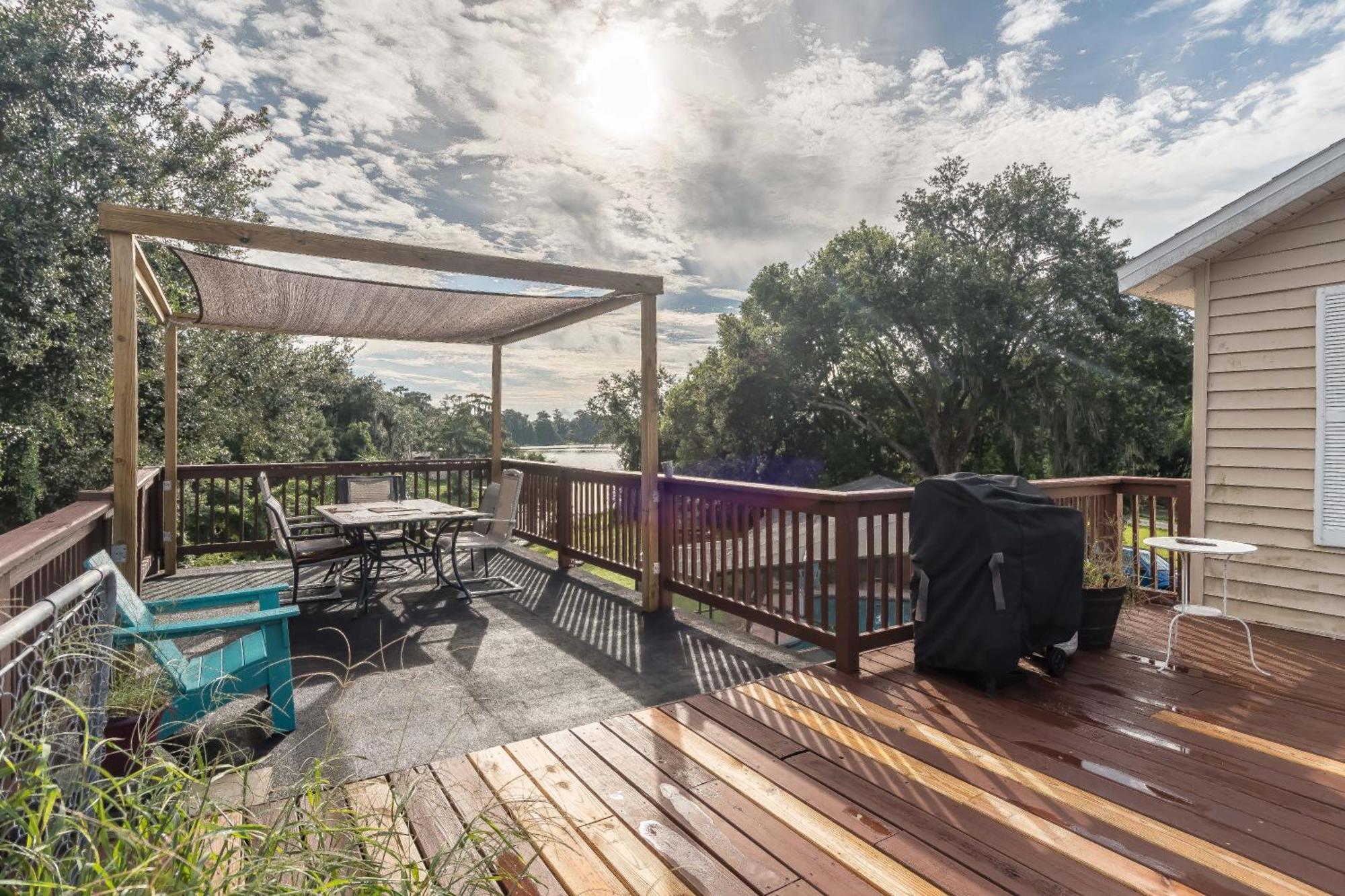 Lakefront 7 Bedroom Duplex, Pool, Boat, And Hottub *