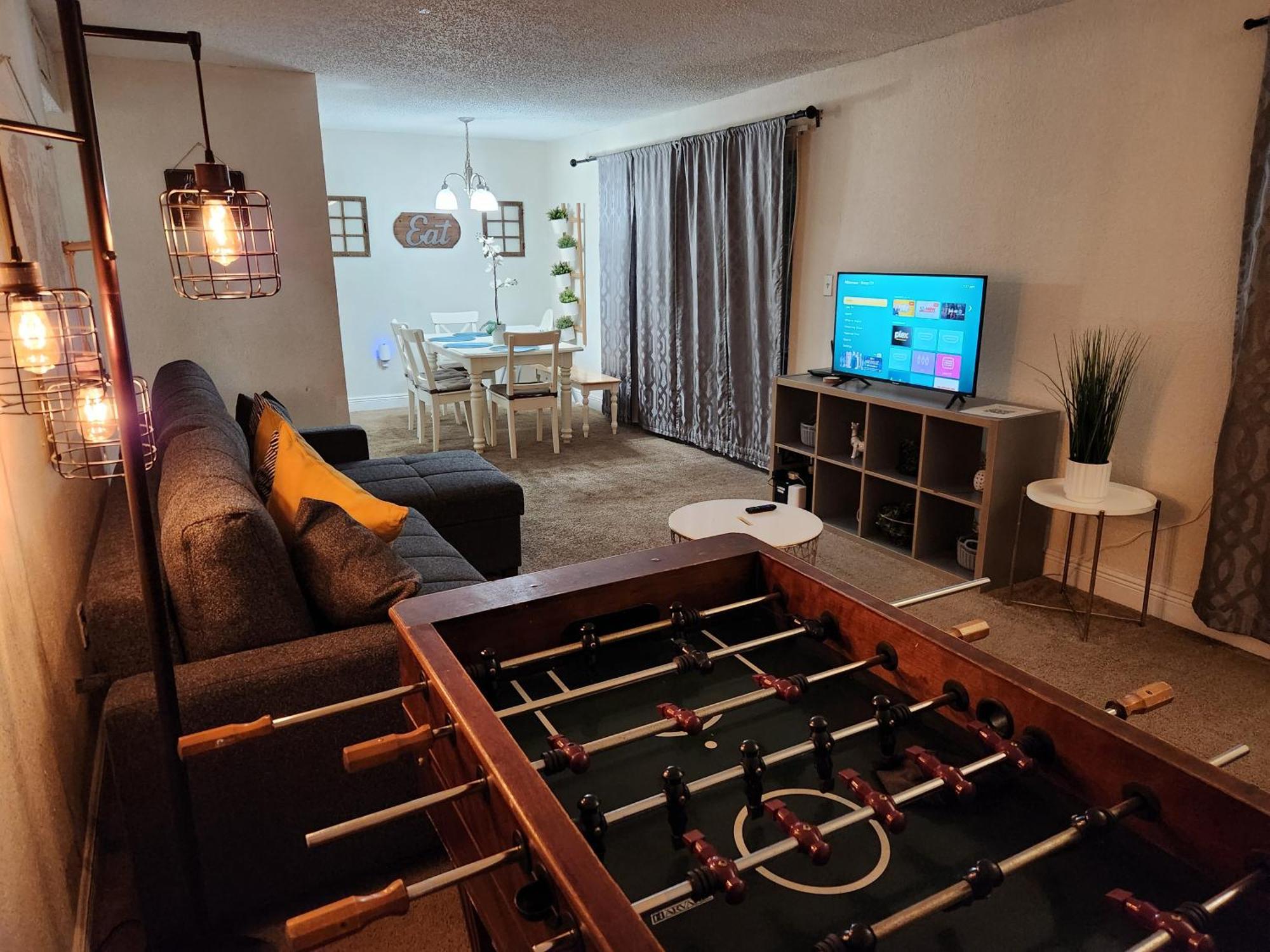Centauri Vacation Rentals: 2-bedroom With Free Parking
