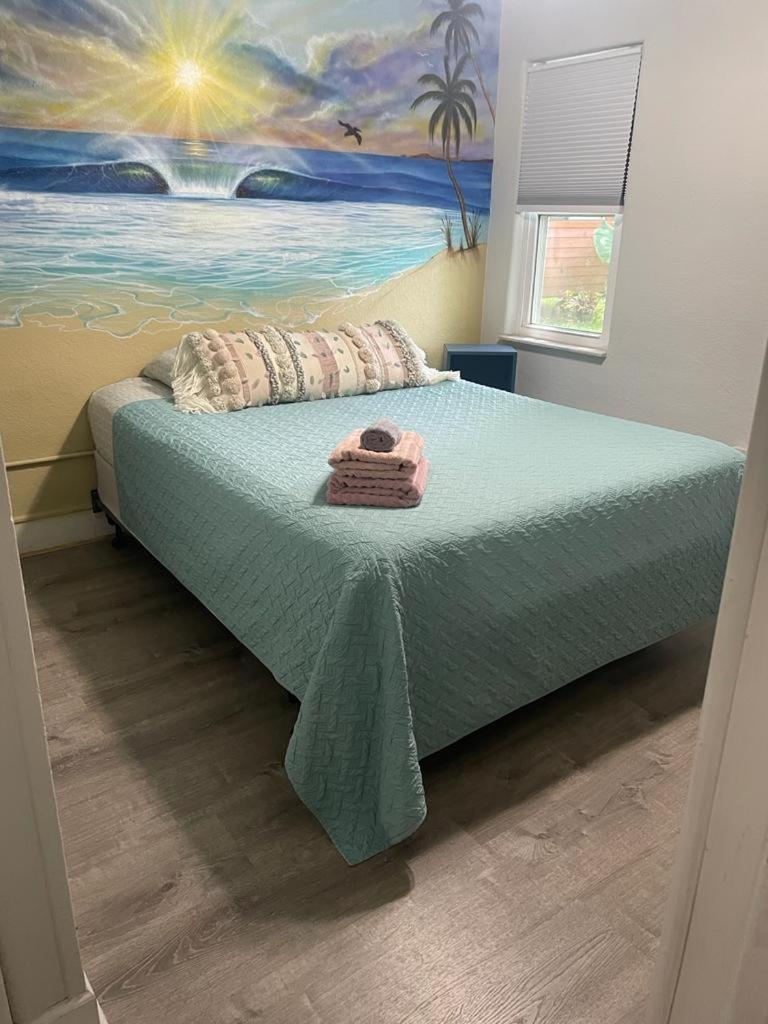 Lakefront Tiny Holiday home