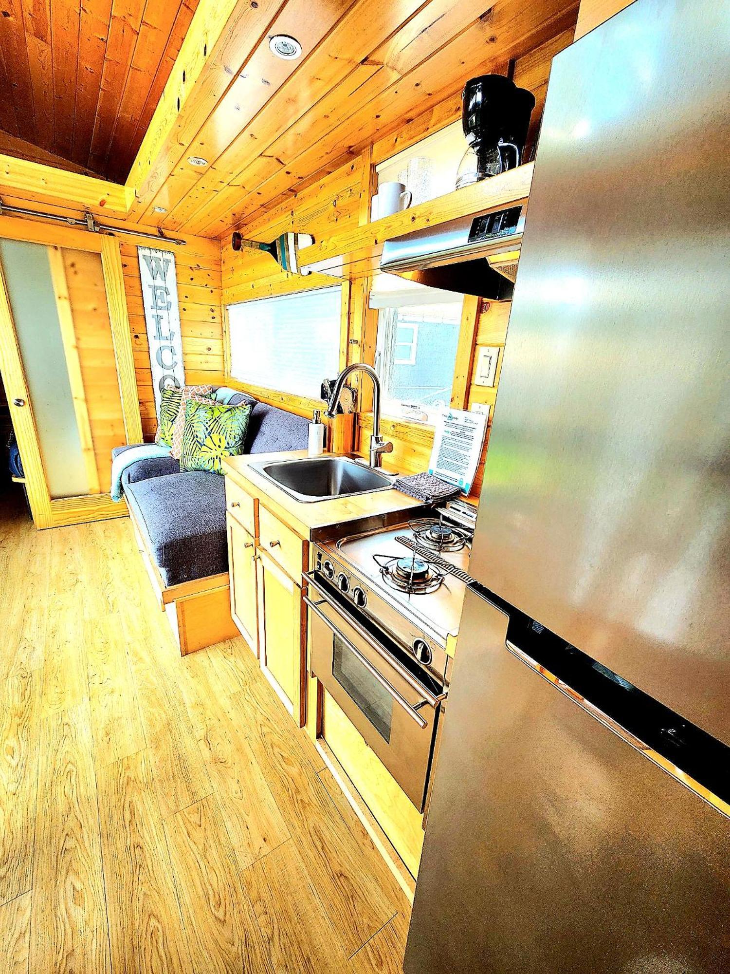 Lakefront Tiny Holiday home Orlando