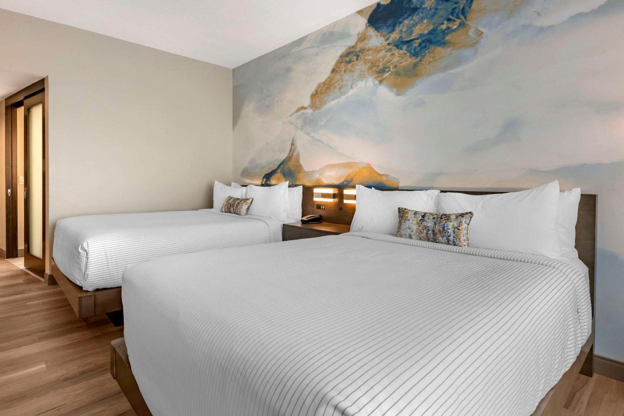Hotel Cambria Airport