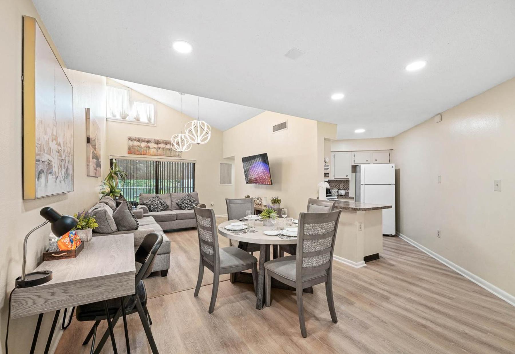 Apartment 3648 Vacational