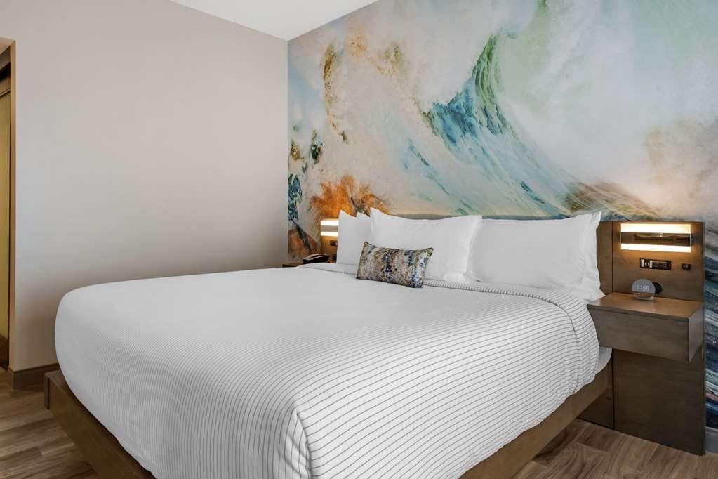 Hotel Cambria Airport