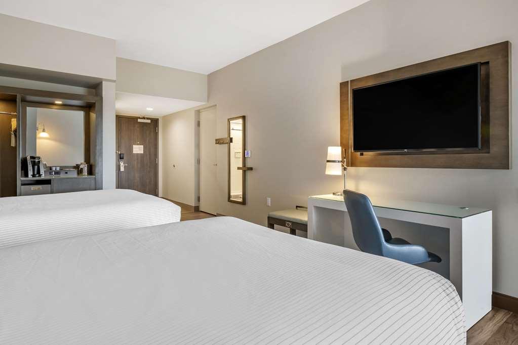 Hotel Cambria Airport
