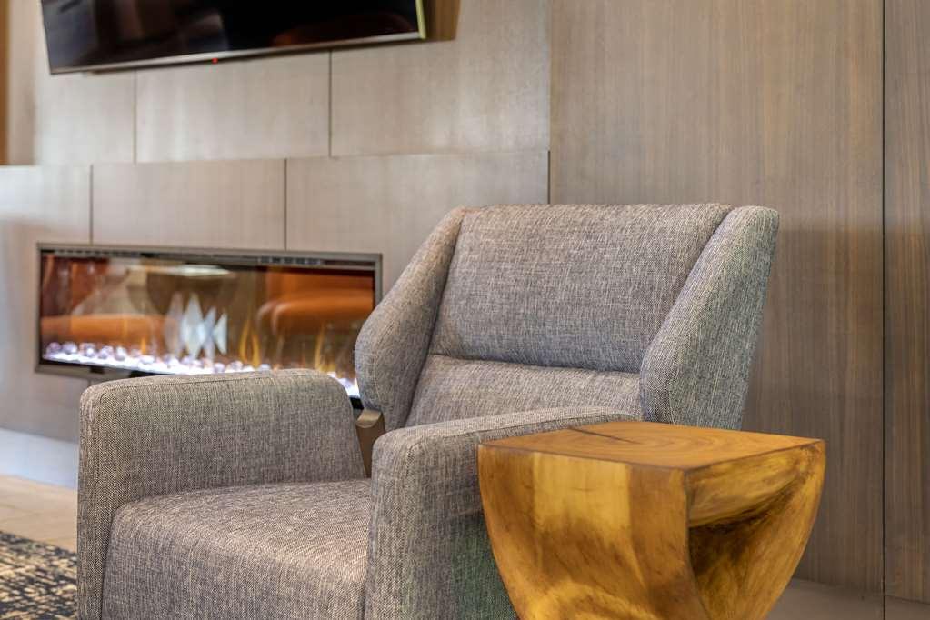 Cambria Airport 3*
