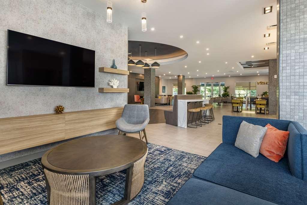 Cambria Airport Hotel